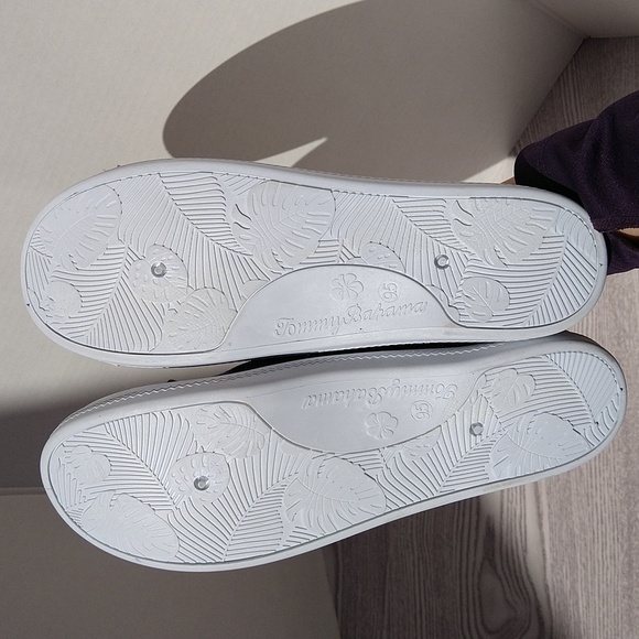 Tommy Bahama Slip-on Sneakers Flats Tennis Shoes - Picture 13 of 13